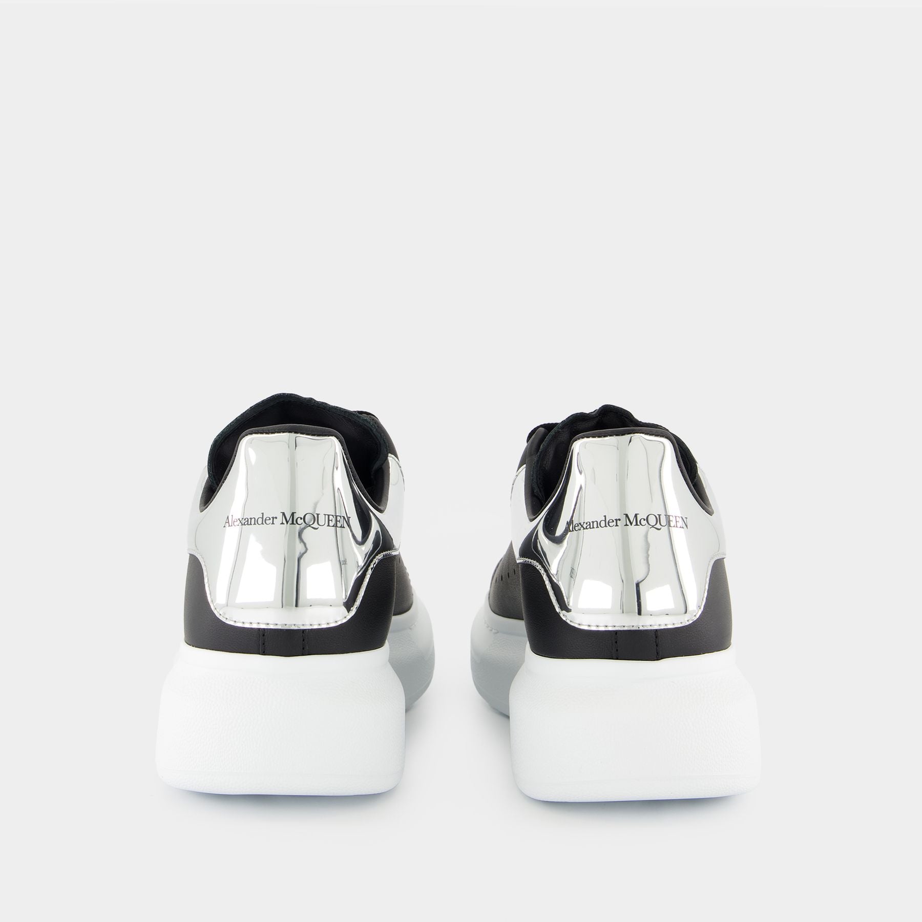 Sneakers Oversized - Alexander McQueen - Leather - Black
