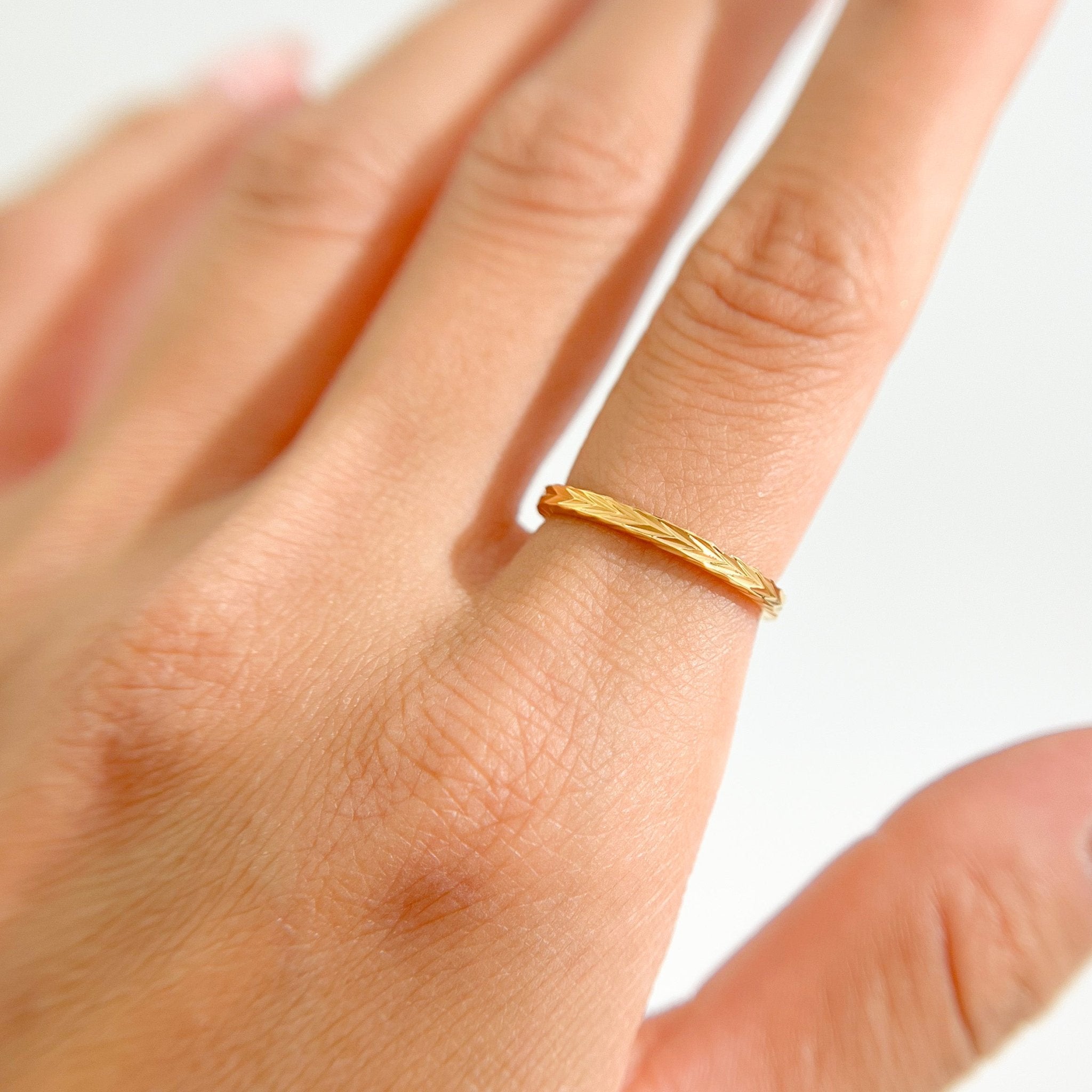 Chevron Band Gold Ring